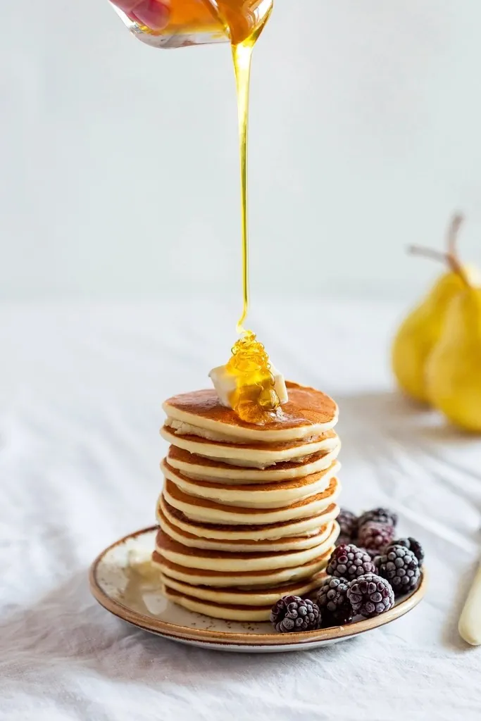 Pancakes de avena con frutos rojos